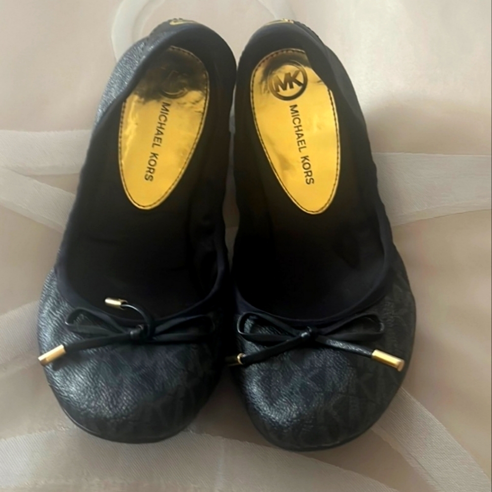 Mk city slip ons